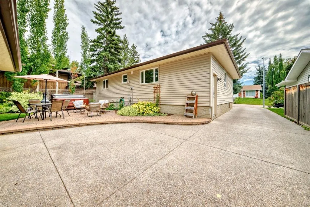 5556 Dalhart Hill NW