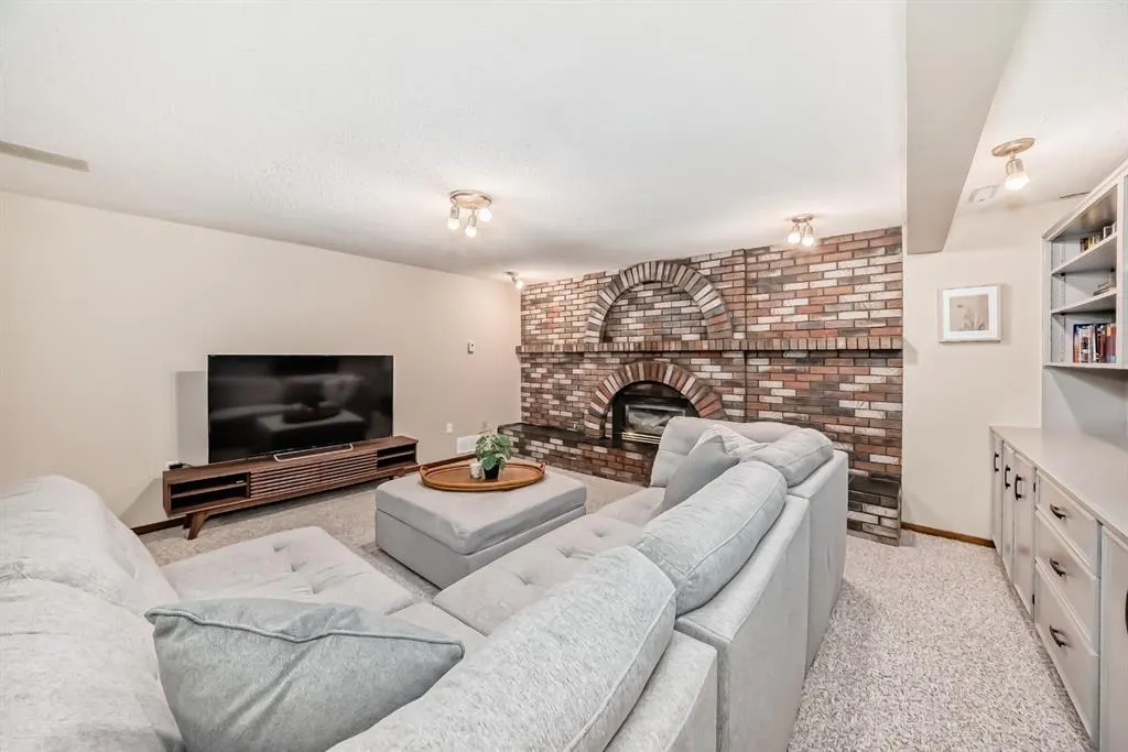 5556 Dalhart Hill NW