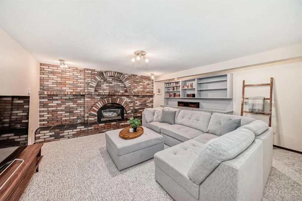5556 Dalhart Hill NW