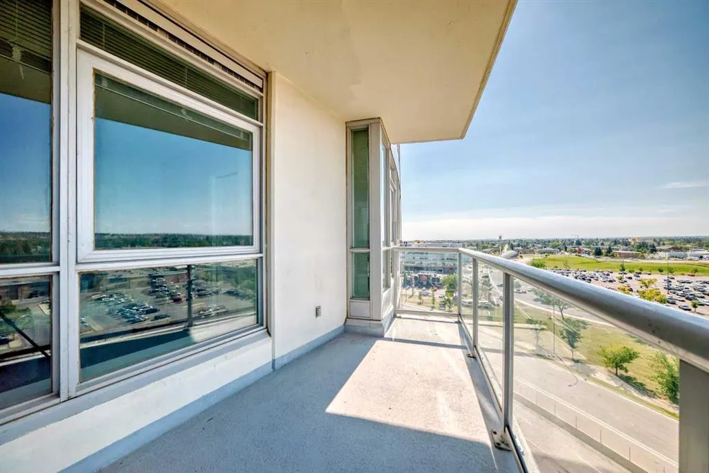 77 Spurce Place SW, #1004