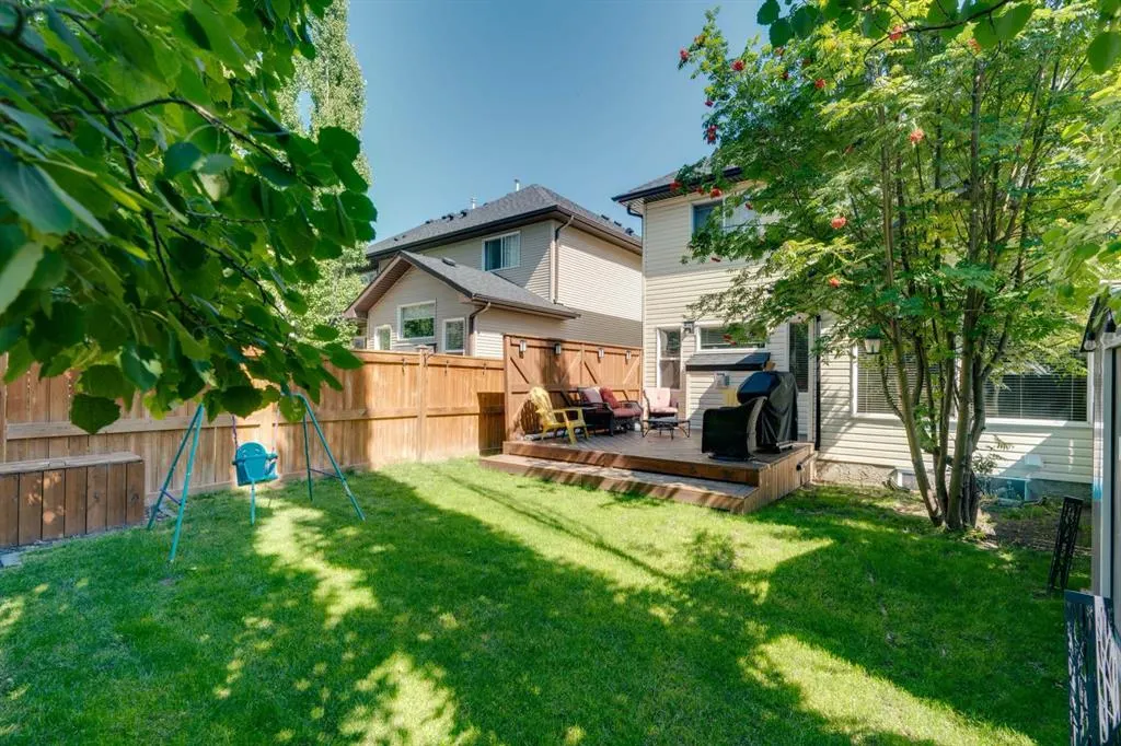 240 Silverado Range Heights SW