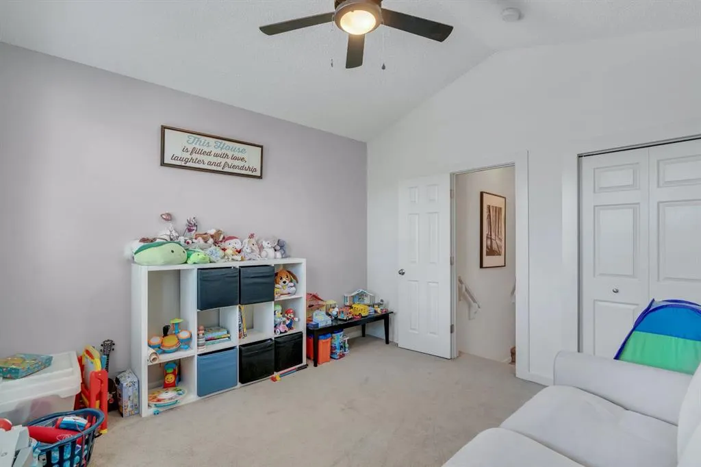 240 Silverado Range Heights SW