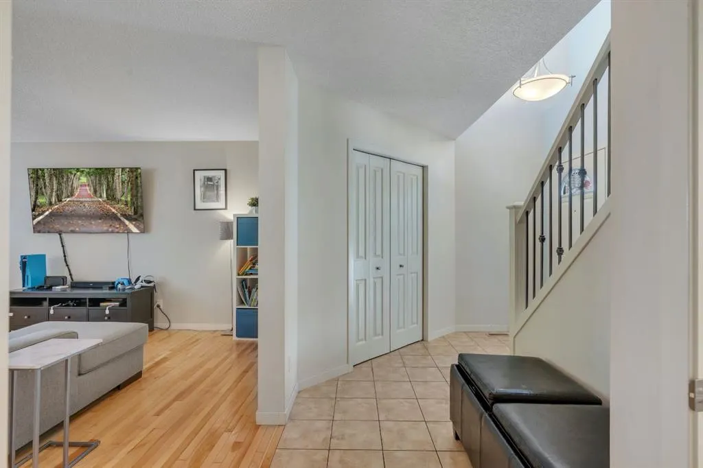 240 Silverado Range Heights SW