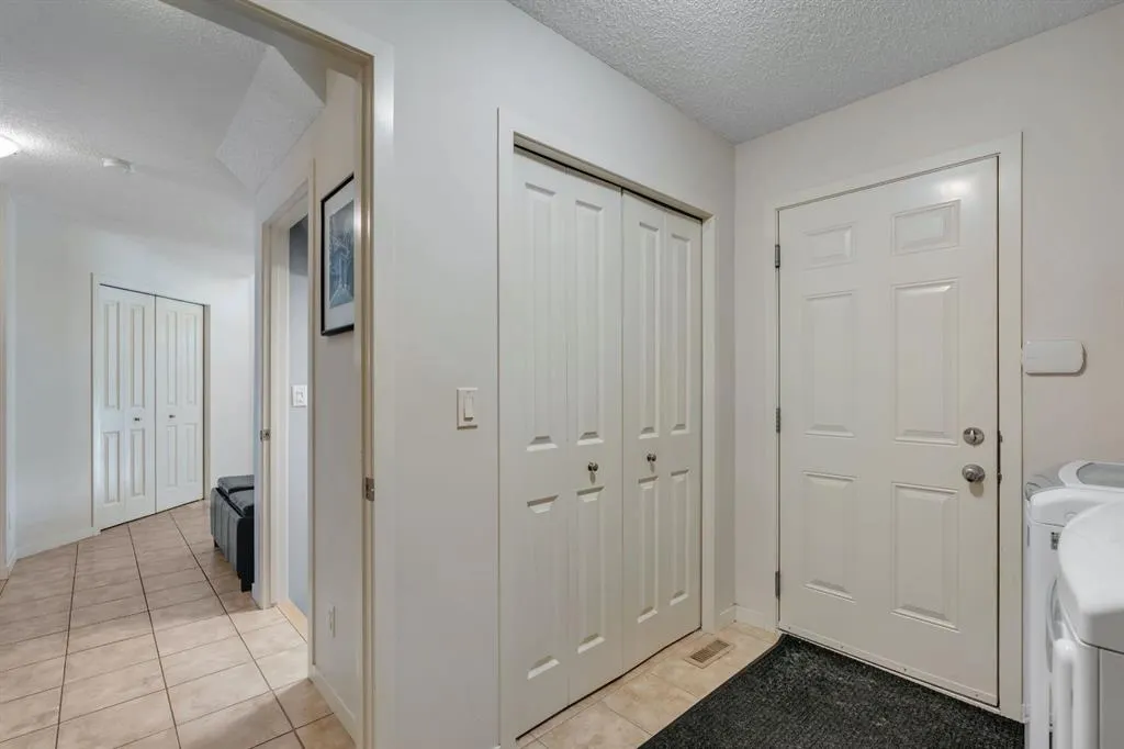 240 Silverado Range Heights SW