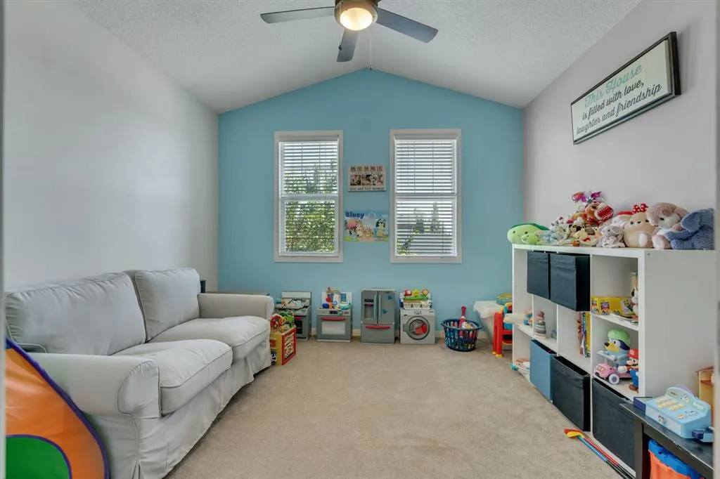 240 Silverado Range Heights SW