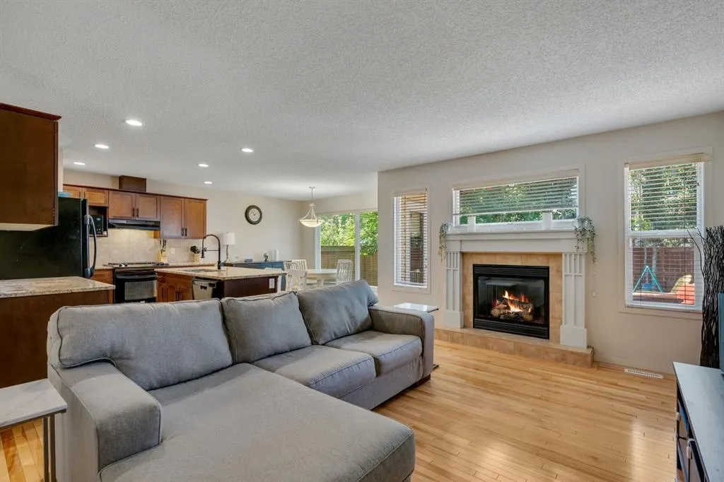 240 Silverado Range Heights SW