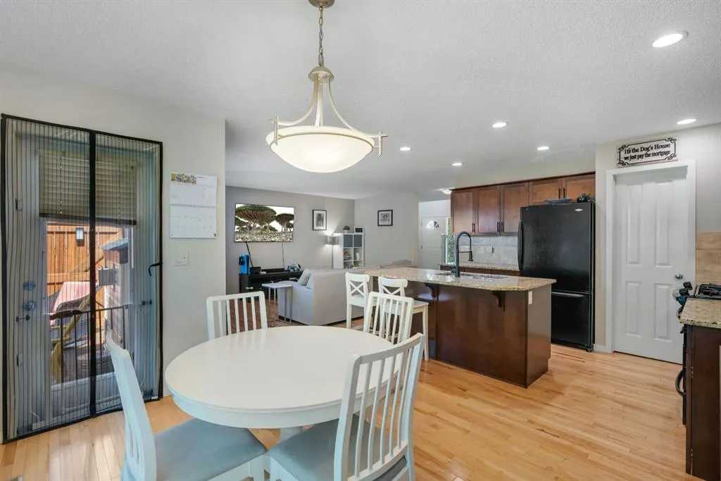 240 Silverado Range Heights SW