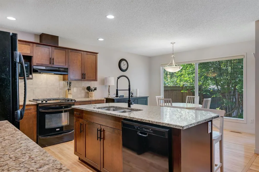 240 Silverado Range Heights SW