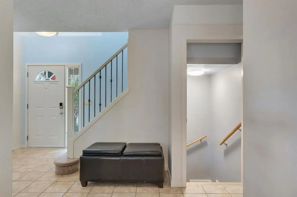 240 Silverado Range Heights SW