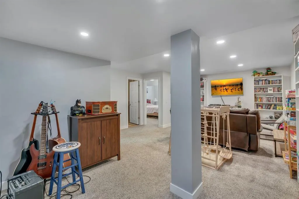 240 Silverado Range Heights SW
