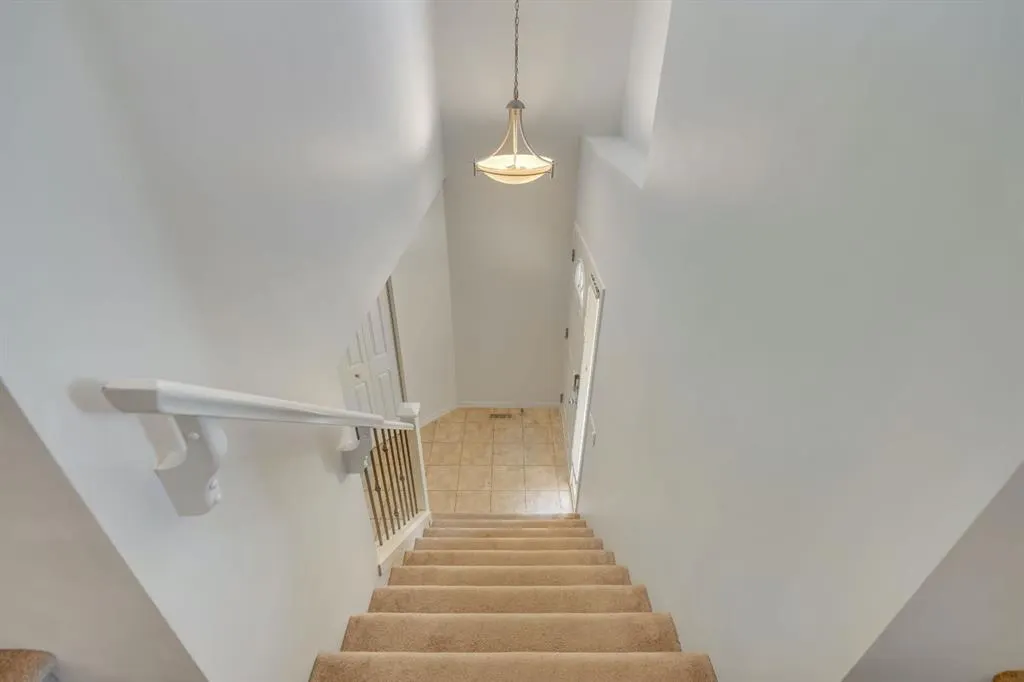 240 Silverado Range Heights SW