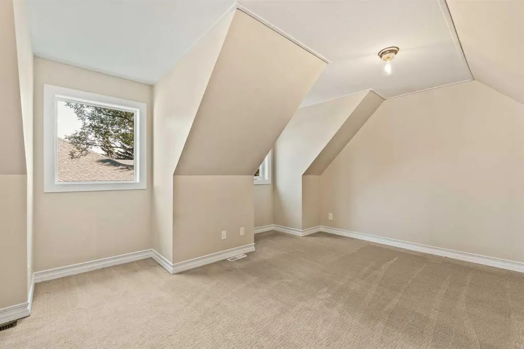 123 Scenic Park Crescent NW