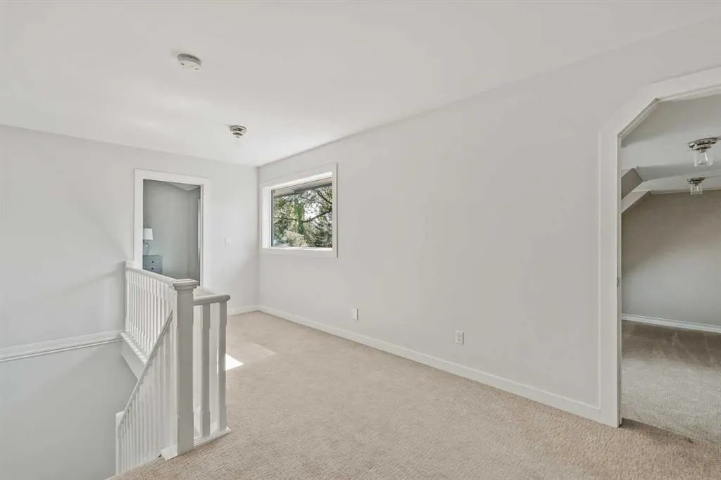 123 Scenic Park Crescent NW