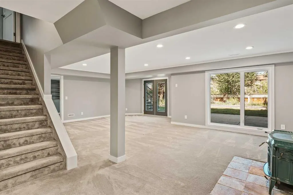 123 Scenic Park Crescent NW