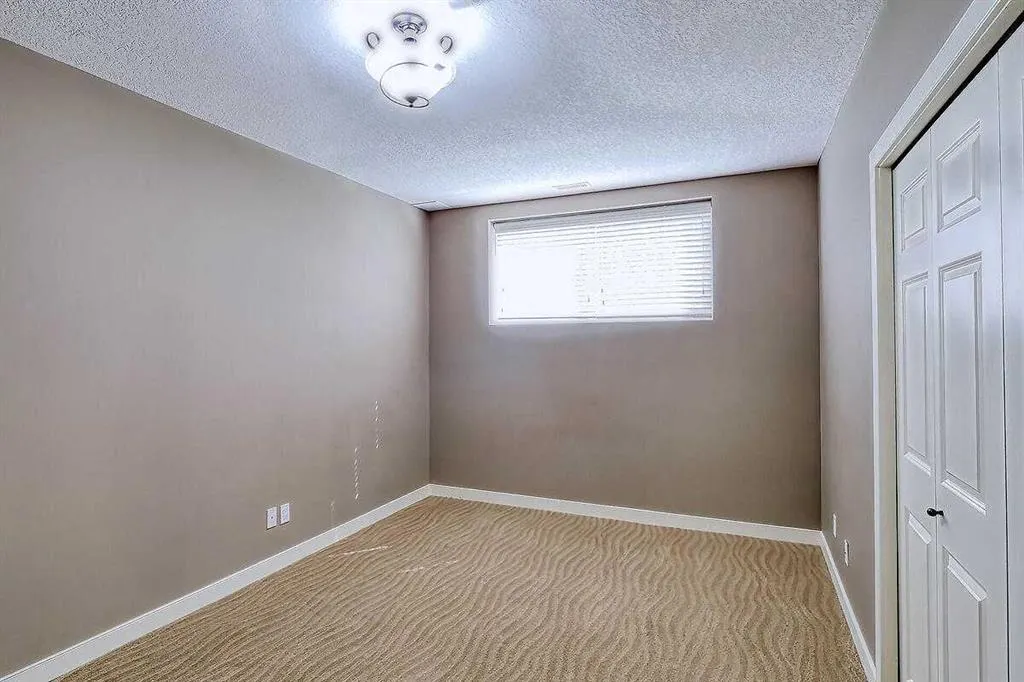 290048 34 Street W