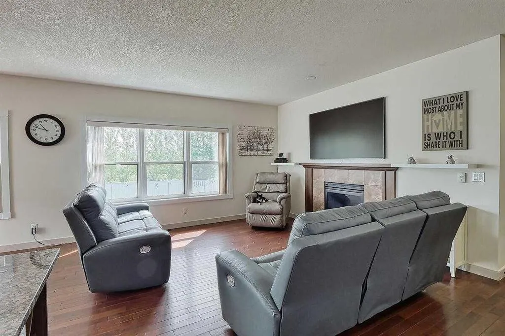290048 34 Street W