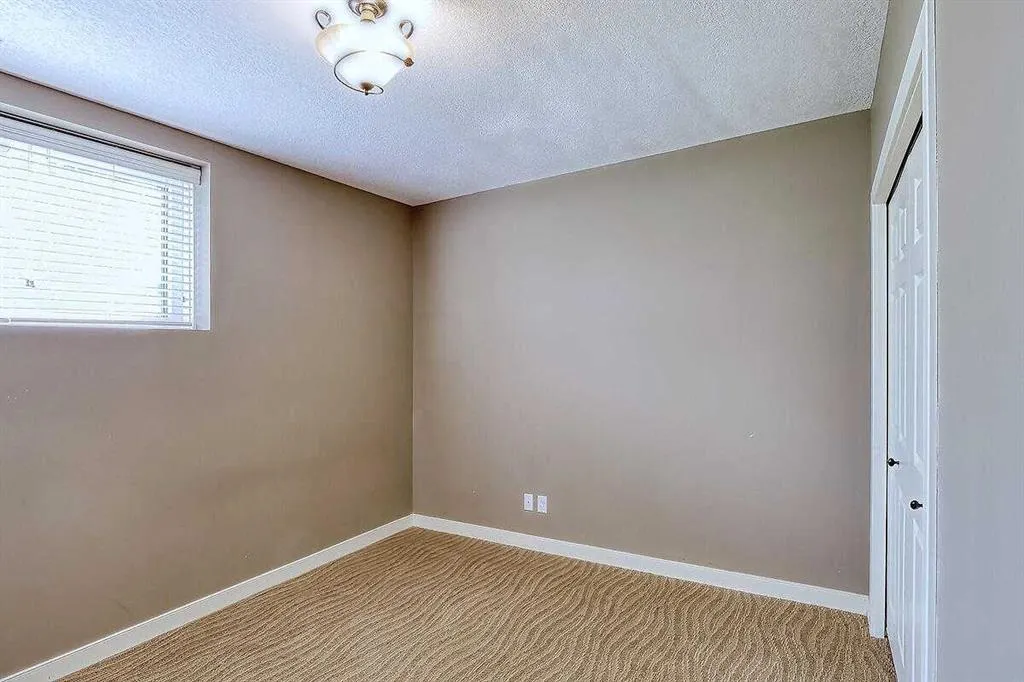 290048 34 Street W