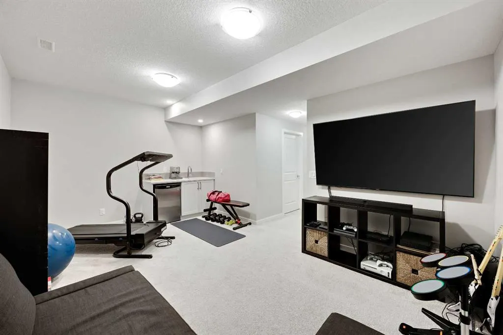63 Masters Manor SE