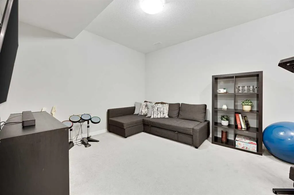 63 Masters Manor SE