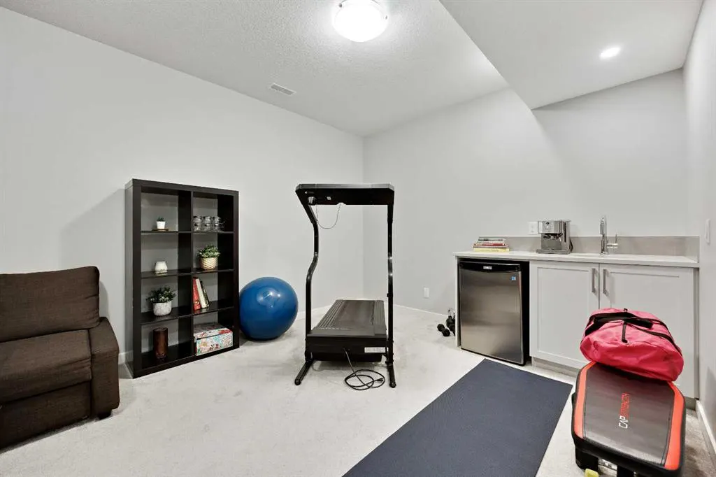 63 Masters Manor SE
