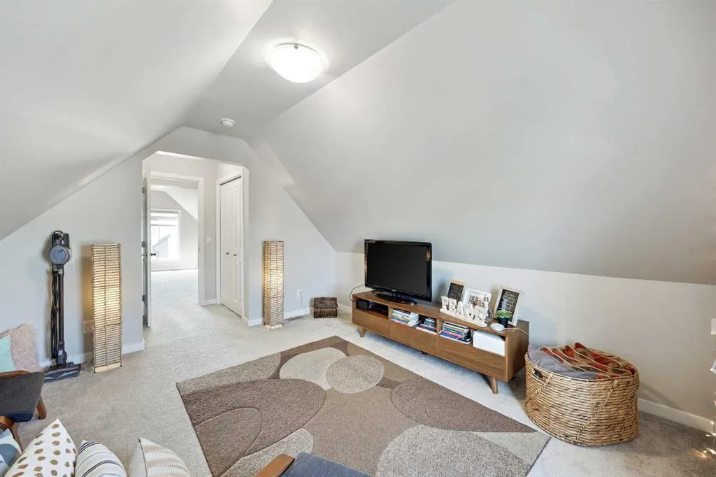 63 Masters Manor SE