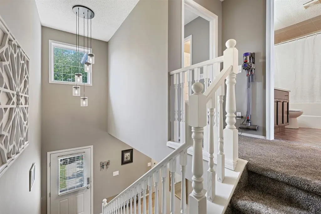 82 Erin Grove SE