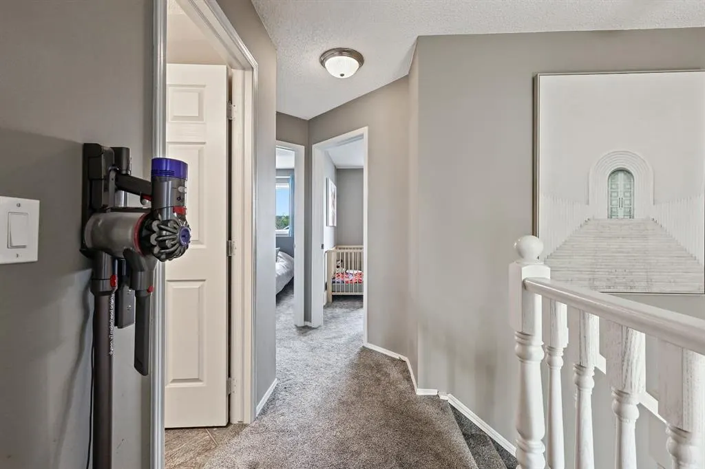 82 Erin Grove SE