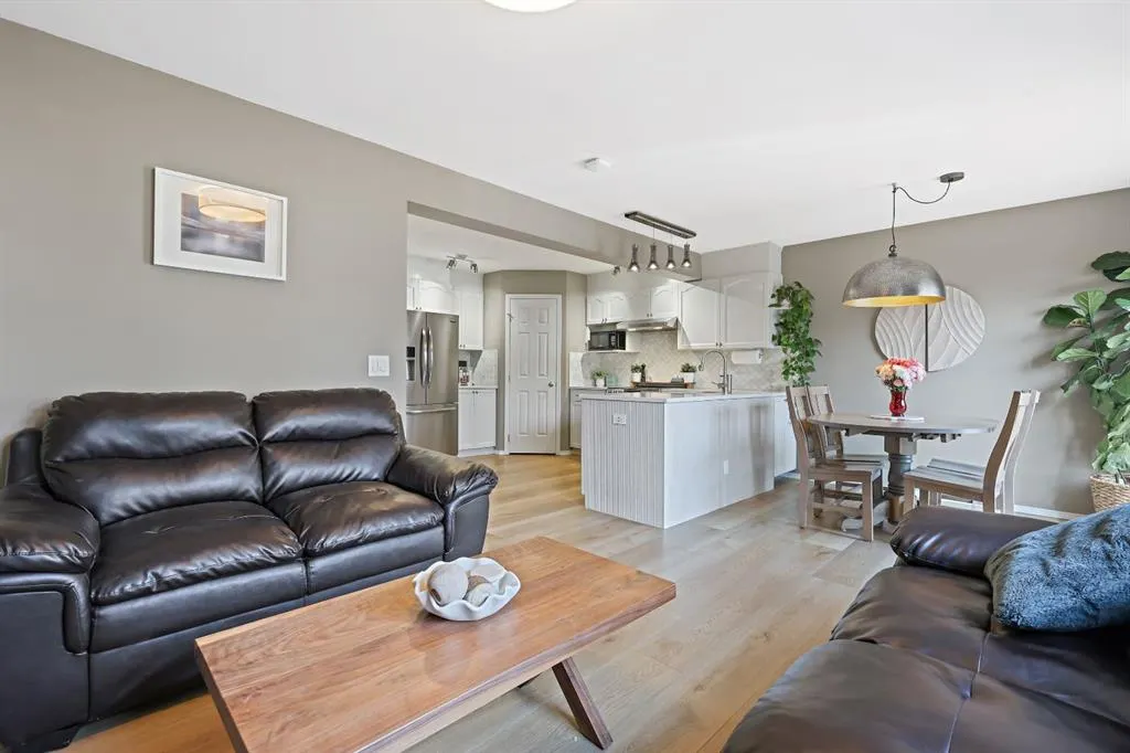 82 Erin Grove SE