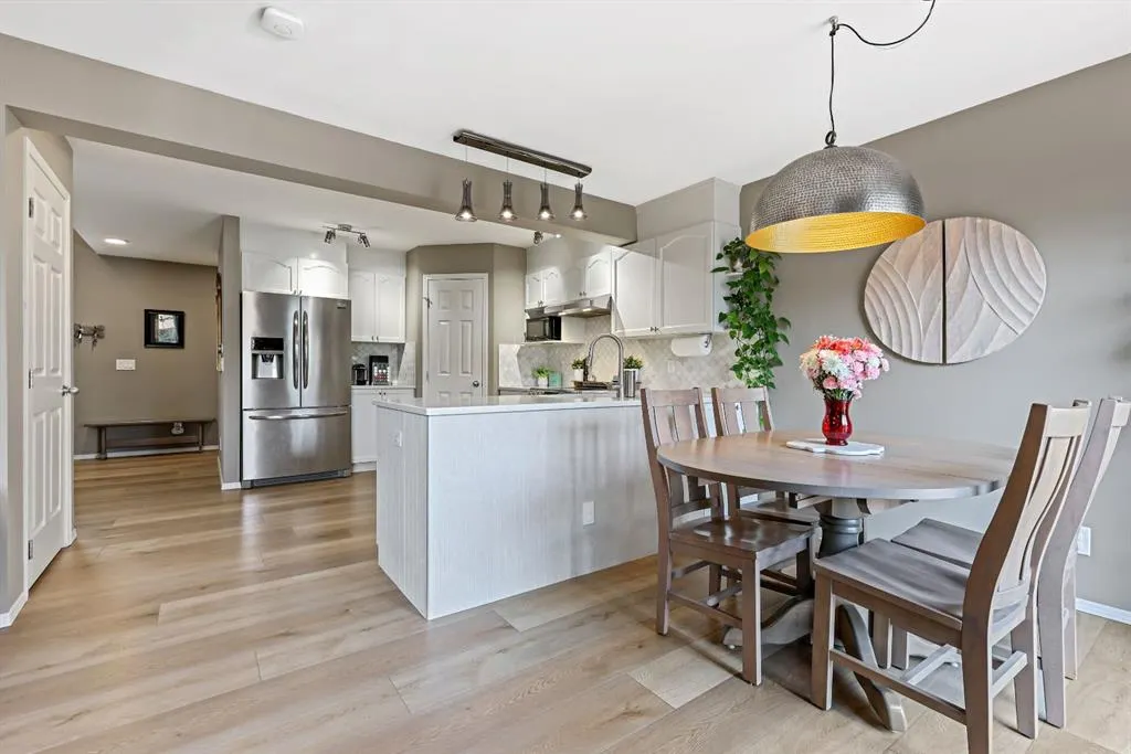 82 Erin Grove SE