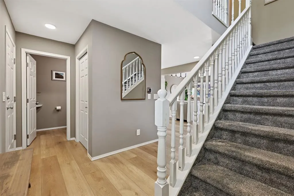 82 Erin Grove SE