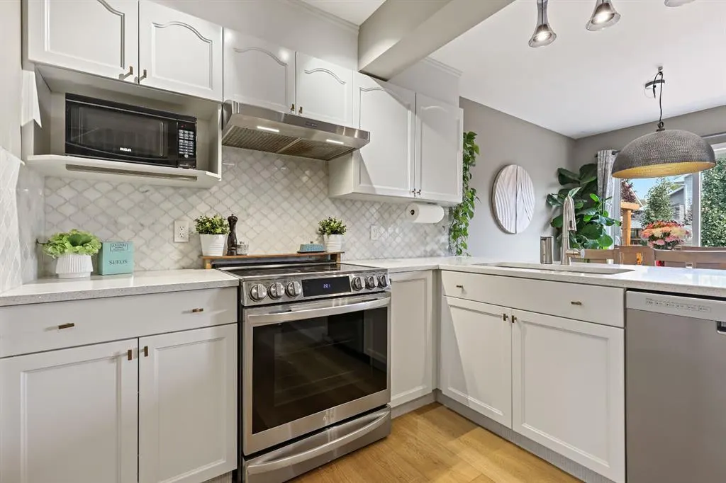 82 Erin Grove SE