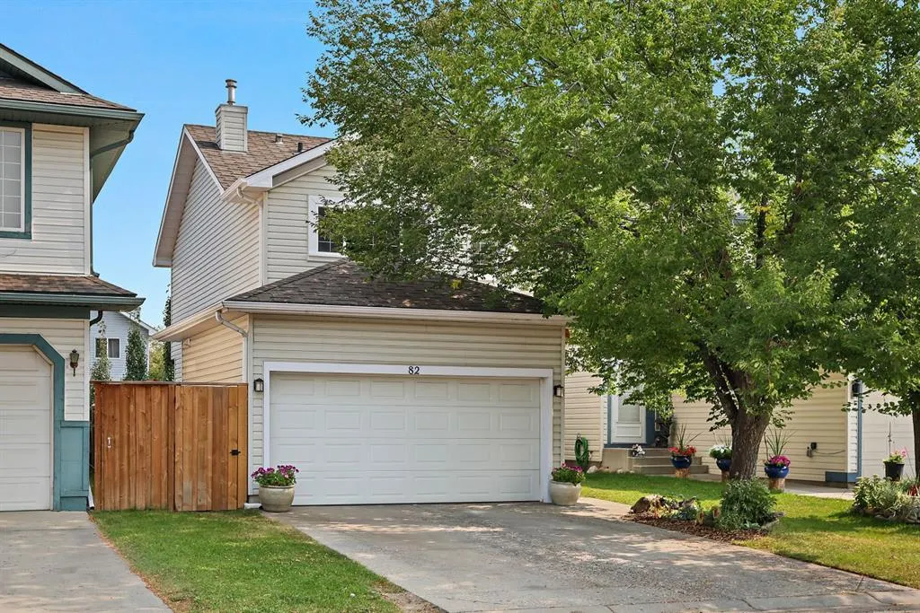 82 Erin Grove SE