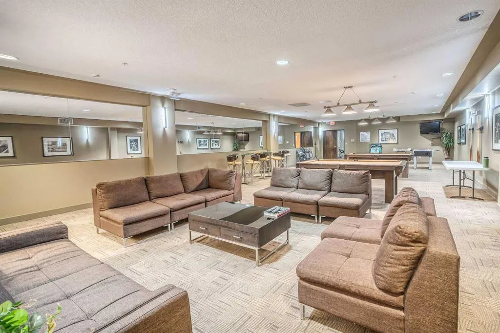 35 INGLEWOOD Park SE, #611