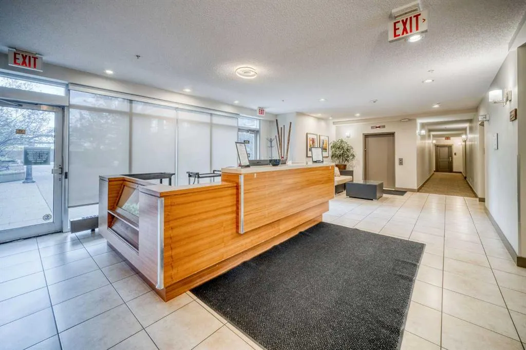 35 INGLEWOOD Park SE, #611