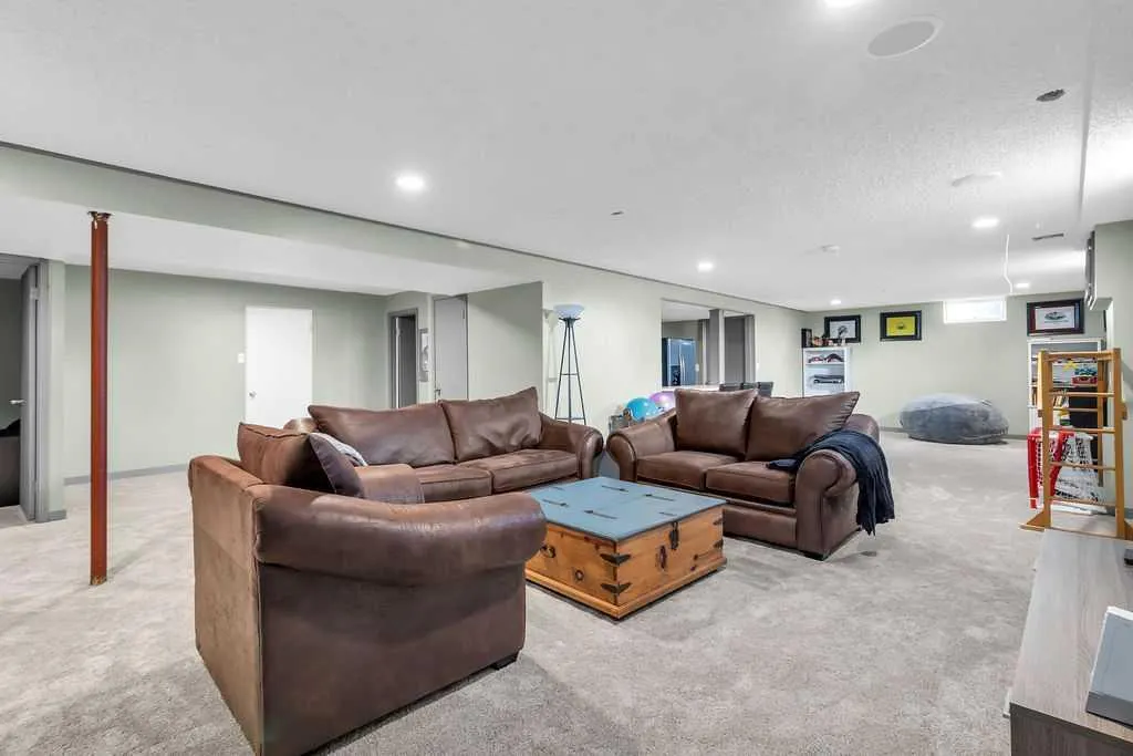 1215 Mapleglade Place SE