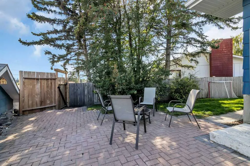 1215 Mapleglade Place SE