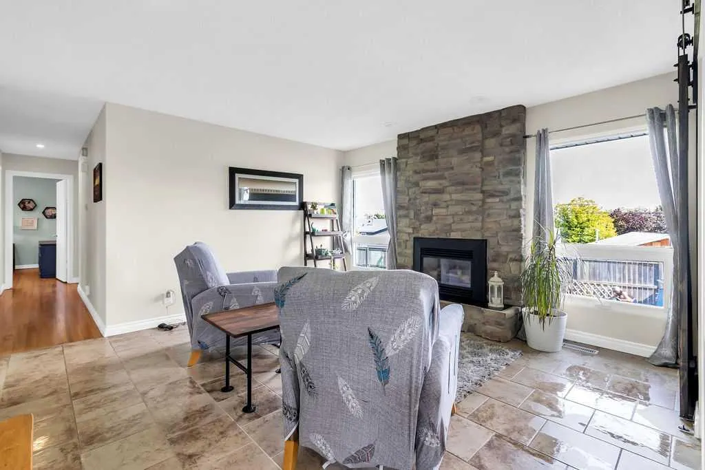 1215 Mapleglade Place SE