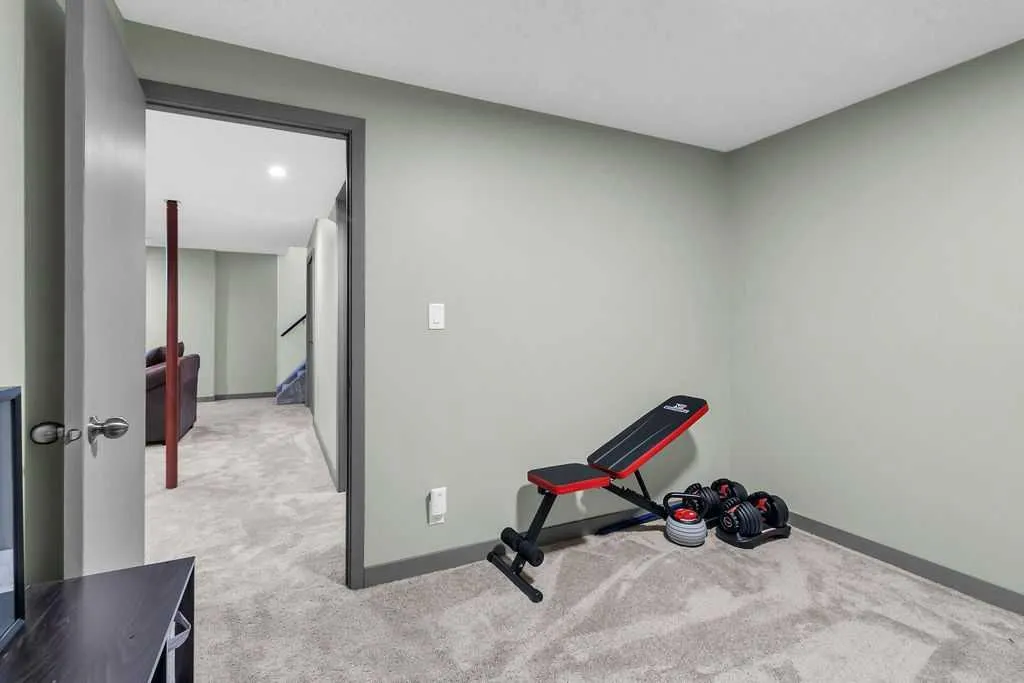 1215 Mapleglade Place SE