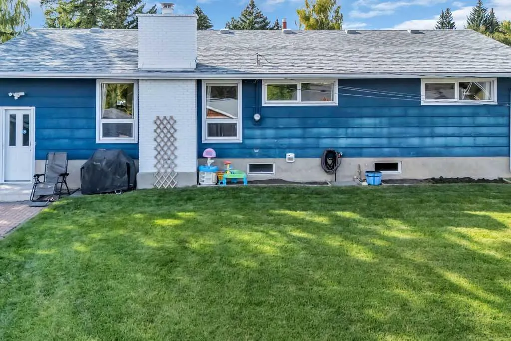 1215 Mapleglade Place SE