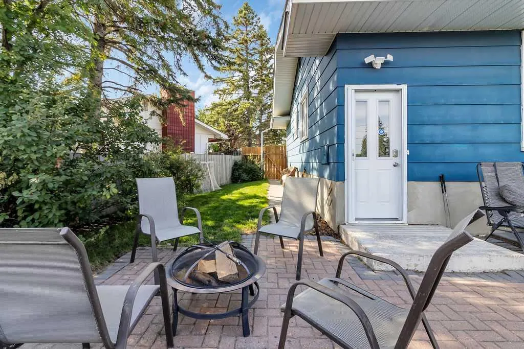 1215 Mapleglade Place SE
