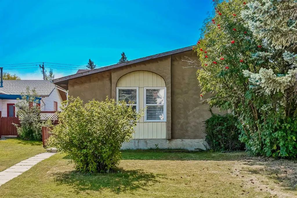 13 Rundlelawn Court NE