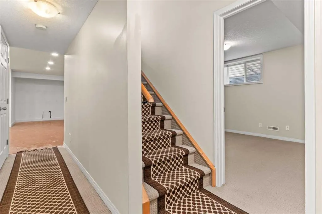 16 Shawbrooke Park SW