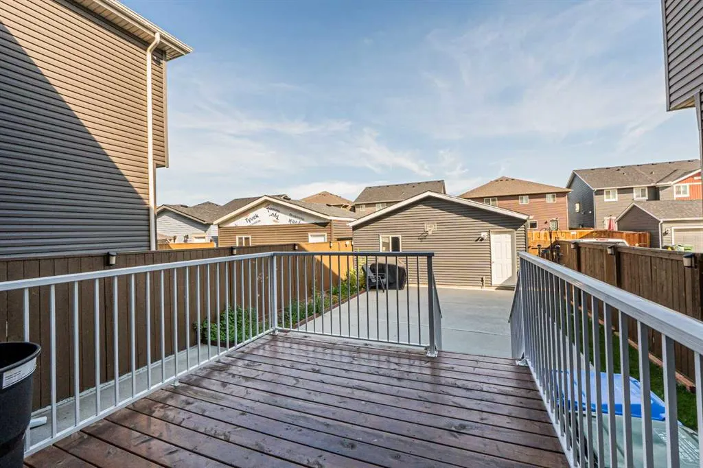 145 Corner Ridge Mews NE