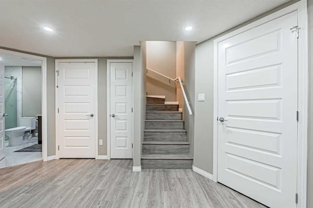 145 Corner Ridge Mews NE