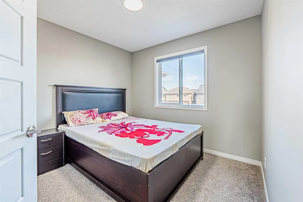 145 Corner Ridge Mews NE