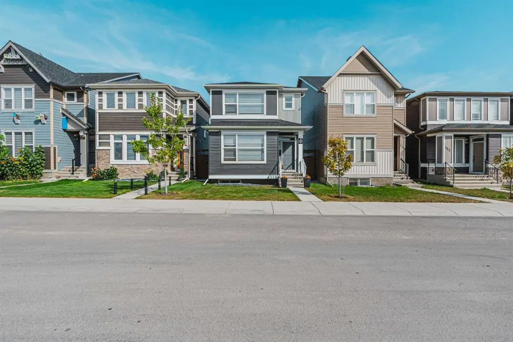 145 Corner Ridge Mews NE