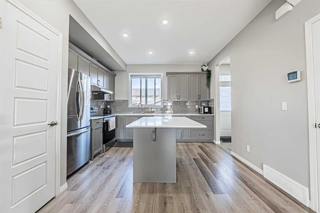 145 Corner Ridge Mews NE