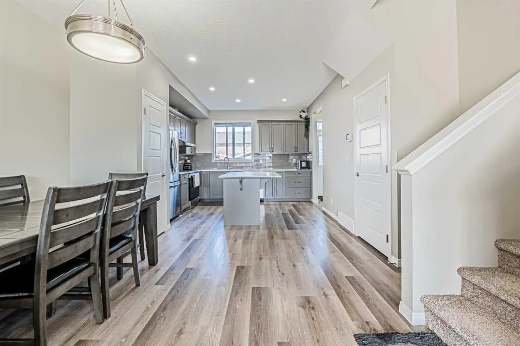 145 Corner Ridge Mews NE