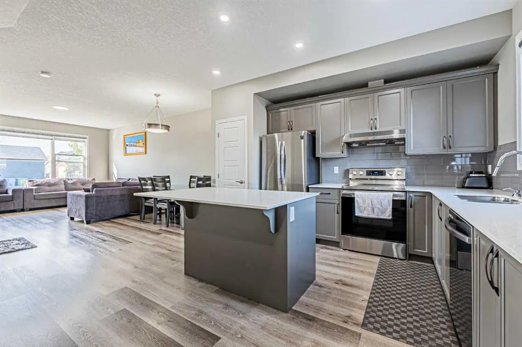 145 Corner Ridge Mews NE