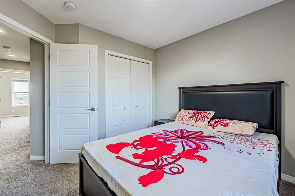 145 Corner Ridge Mews NE